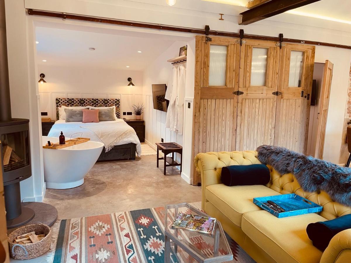 Luxury Barn With Hot Tub, Spa Treatments, Private Dining Little Budworth Exterior foto